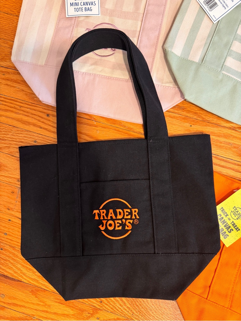 Trader Joe’s mini Tote Bags - set of 5 Orange, Black, Pink, Green, Cream - Picture 5 of 6